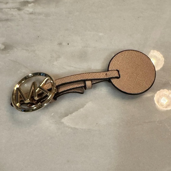 Michael Kors set of 2 Brown & tan Silver tag Keychain - Picture 5 of 5